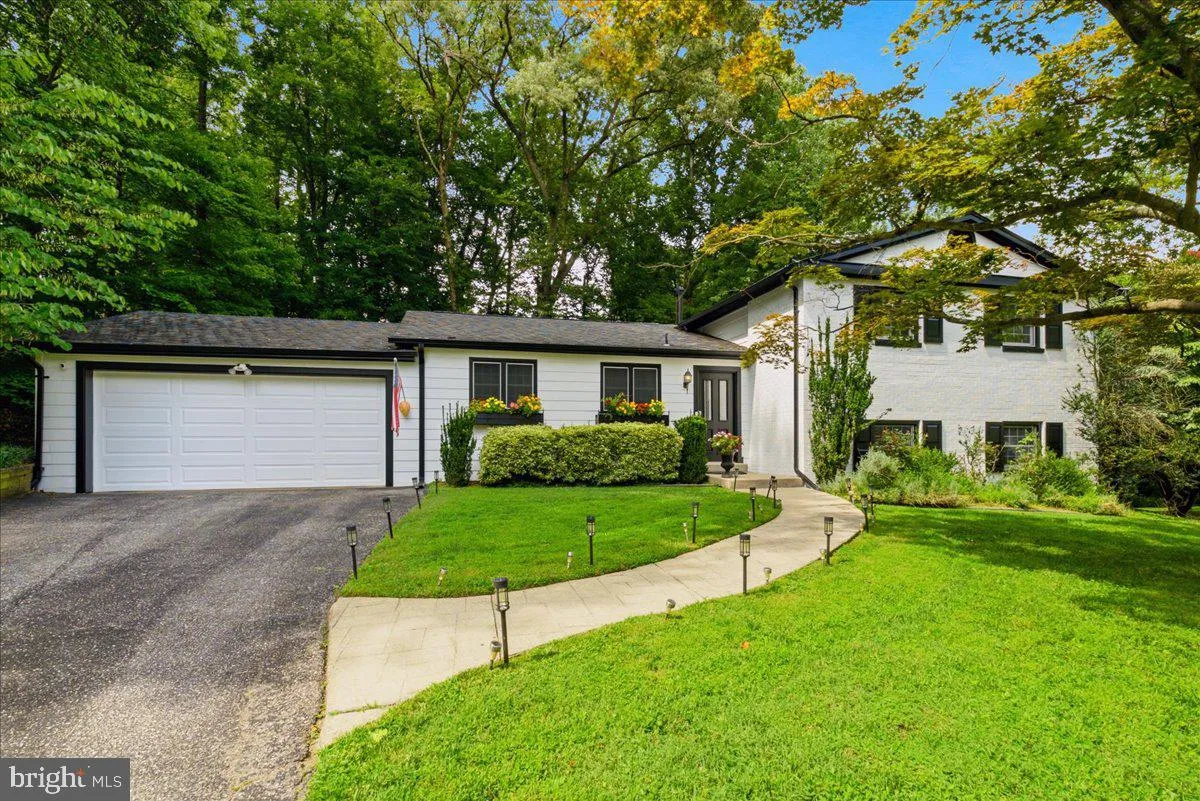 8906 TRANSUE DRIVE, Bethesda, MD 20817