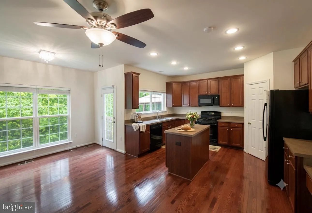 8268 LINBLAKE COURT, Manassas, VA 20111