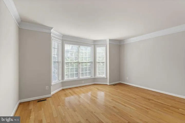 43770 Lees Mill Square, Leesburg, VA 20176