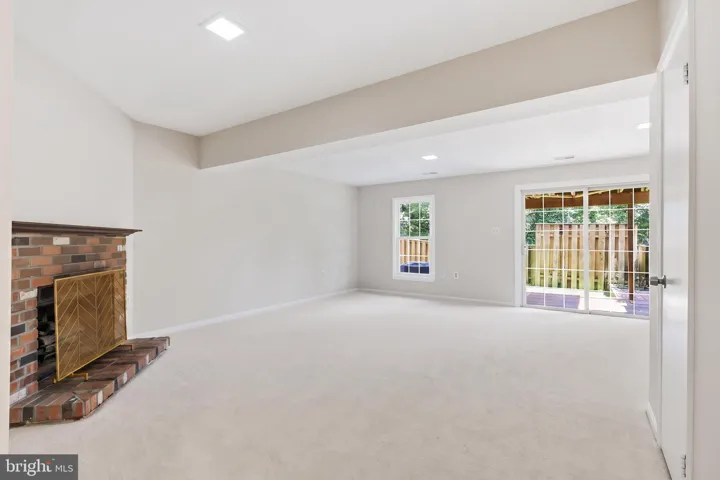 10272 Colony Park Drive, Fairfax, VA 22032