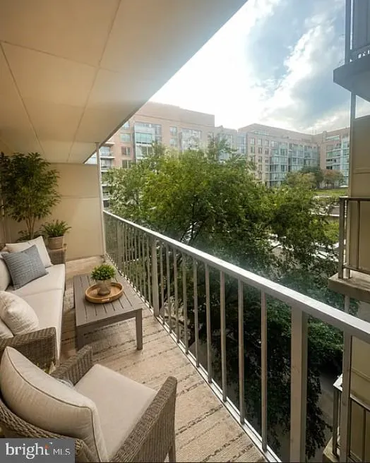 2201 L STREET, Washington, DC 20037
