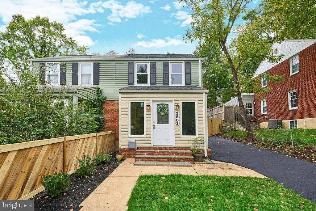 2802 FARMINGTON DRIVE, Alexandria, VA 22303