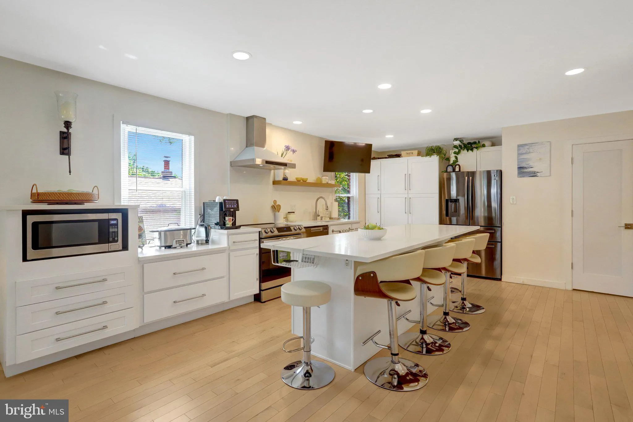 2113 LINCOLN STREET, Arlington, VA 22207