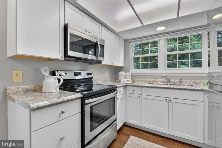 3805 Green Ridge Court, Fairfax, VA 22033