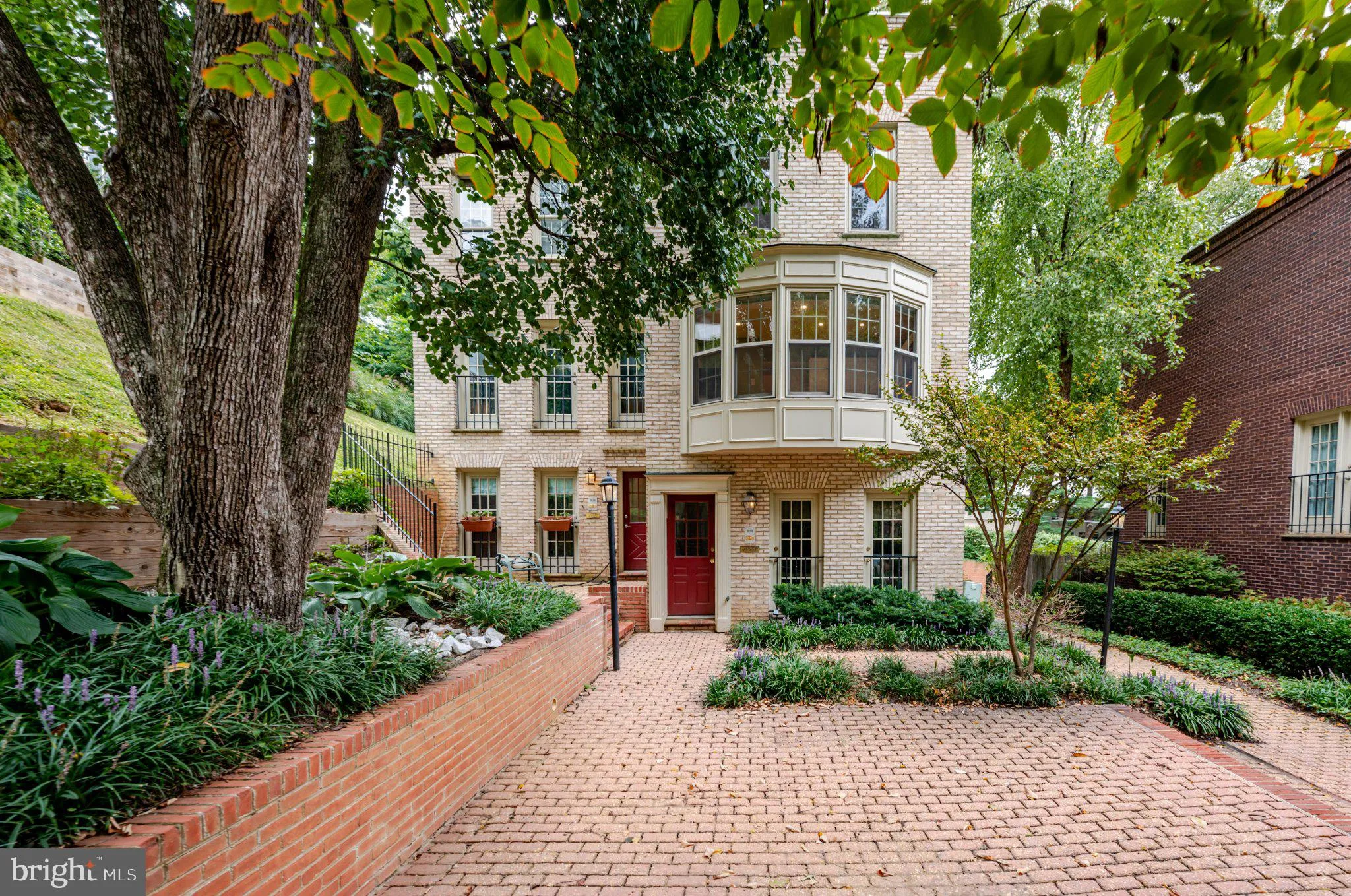 4605 MACARTHUR BOULEVARD, Washington, DC 20007