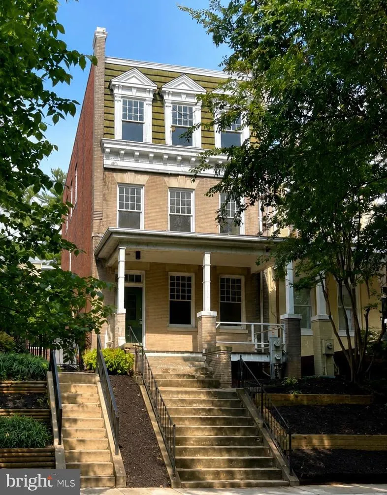 3350 18TH STREET, Washington, DC 20010