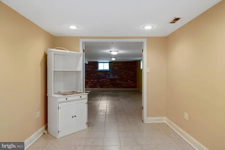 6807 Dean Drive, Mclean, VA 22101
