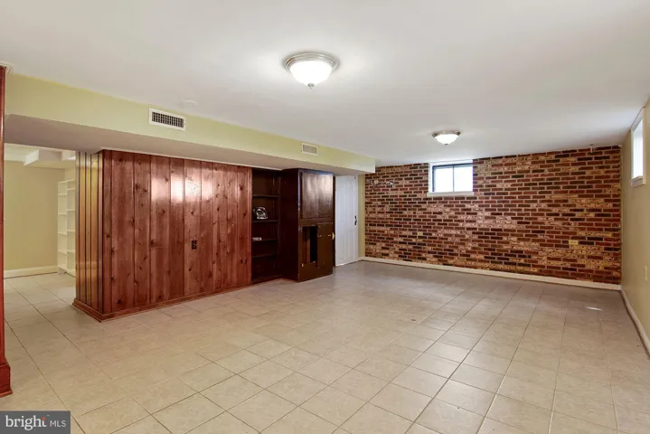 6807 Dean Drive, Mclean, VA 22101