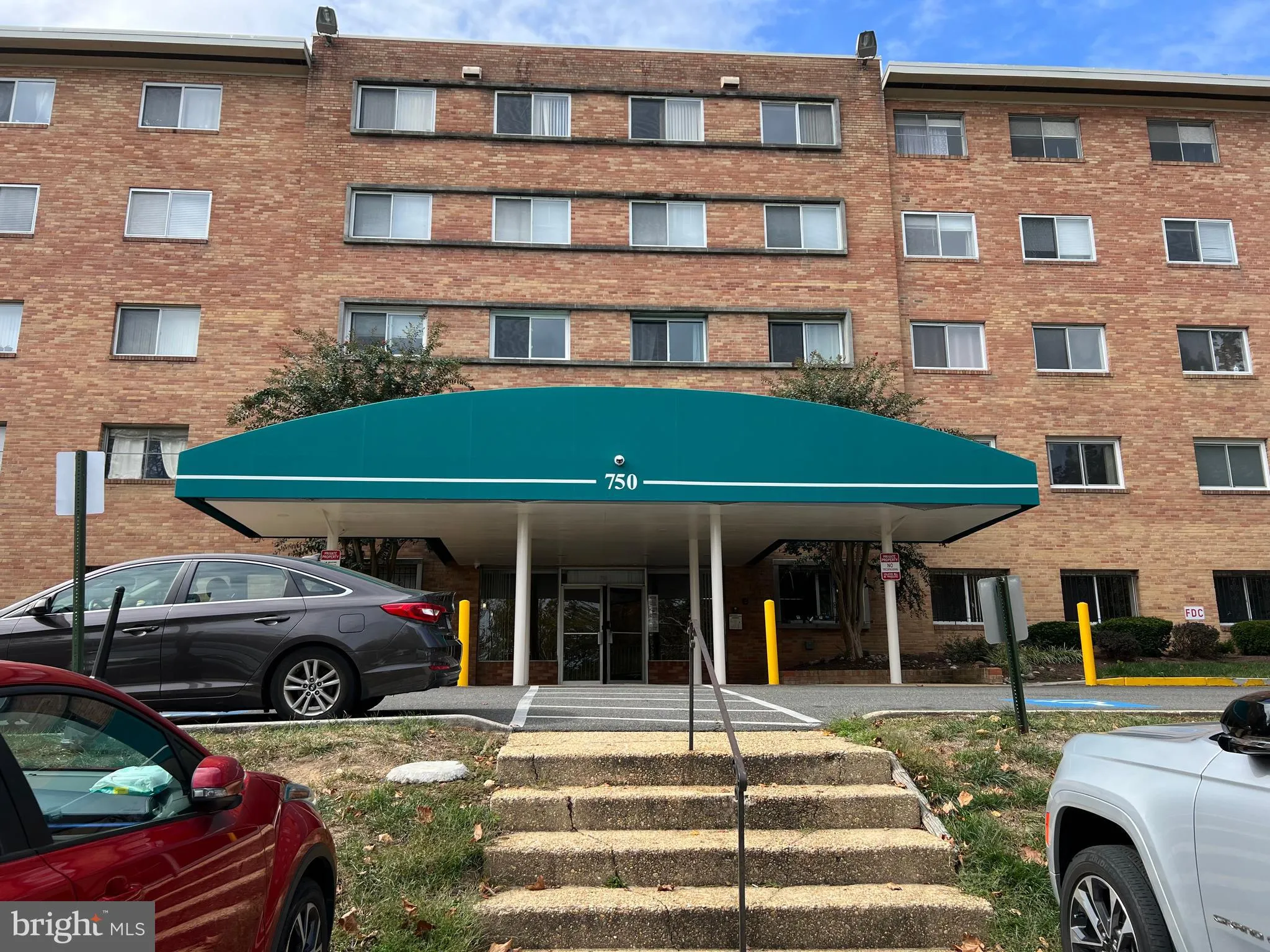 750 DICKERSON STREET, Arlington, VA 22204