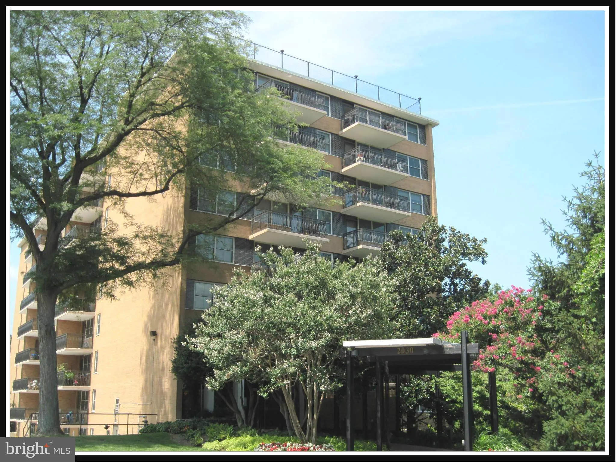 2030 ADAMS STREET, Arlington, VA 22201