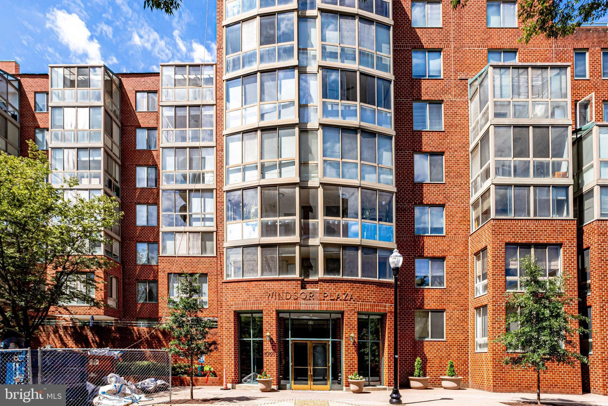 1050 TAYLOR STREET, Arlington, VA 22201