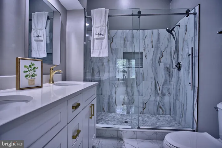 7701 Lafayette Forest Drive, Annandale, VA 22003