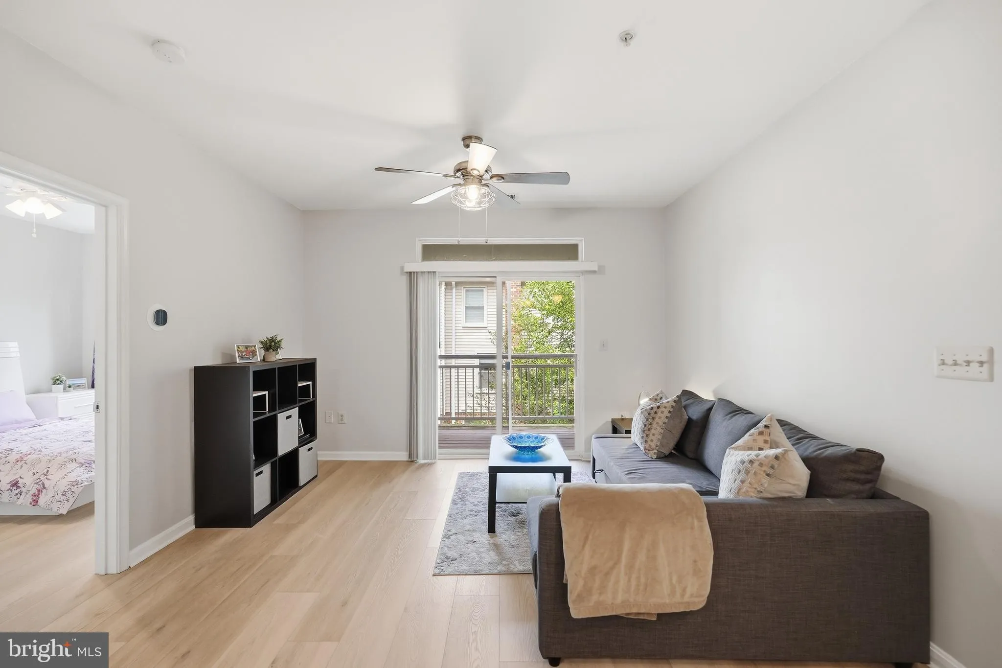 801 GREENBRIER STREET, Arlington, VA 22204