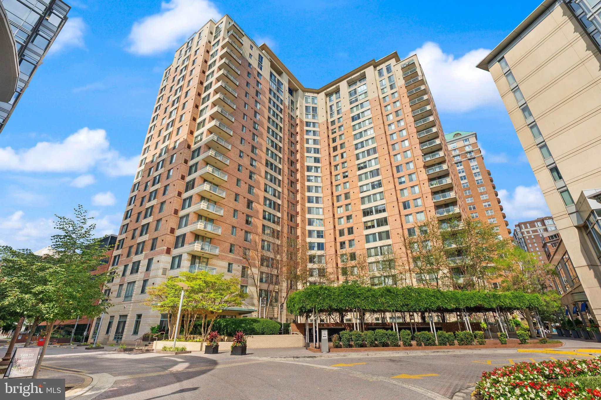 851 GLEBE ROAD, Arlington, VA 22203