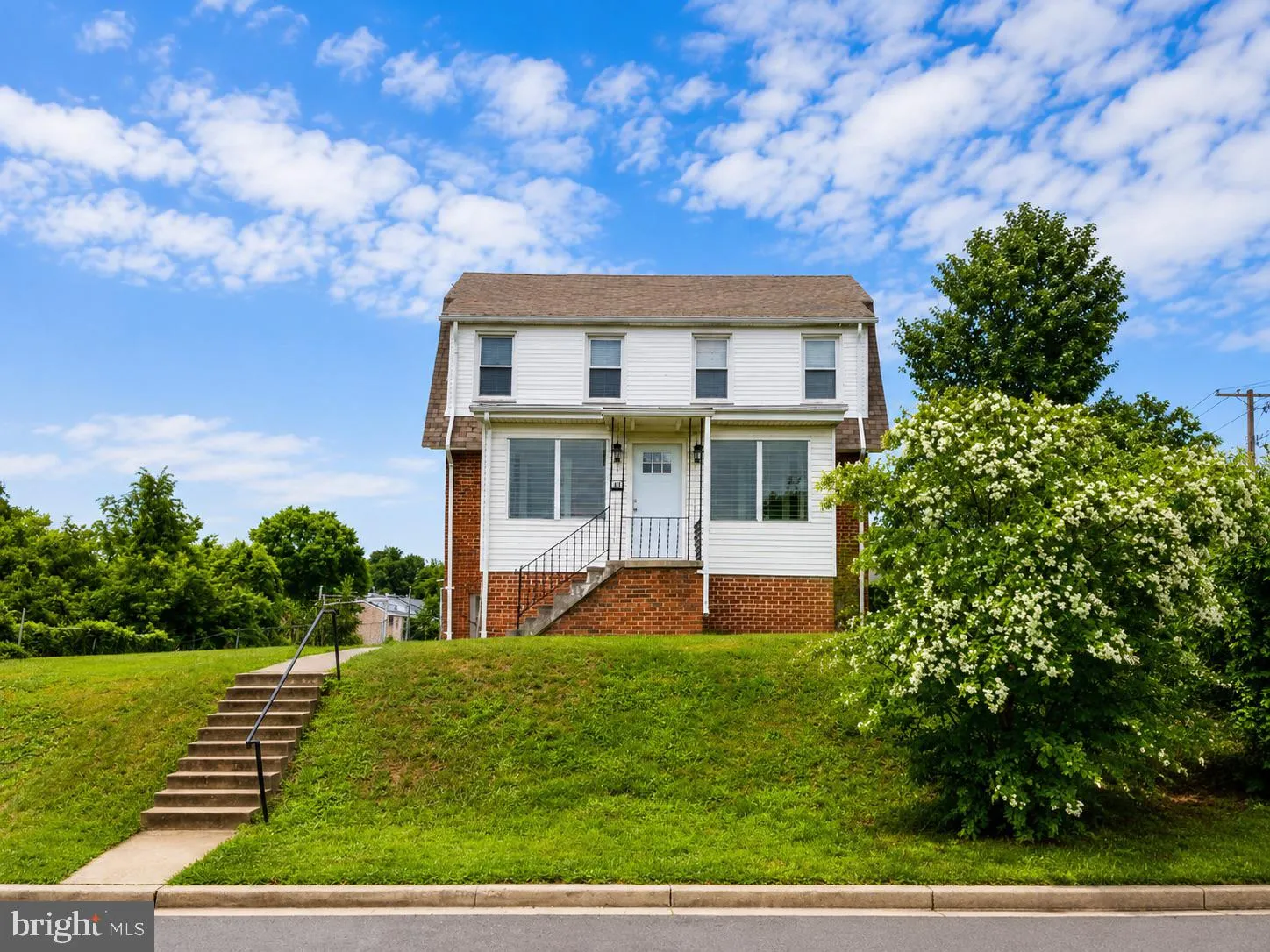 2851 ROBINSON PLACE, Washington, DC 20020