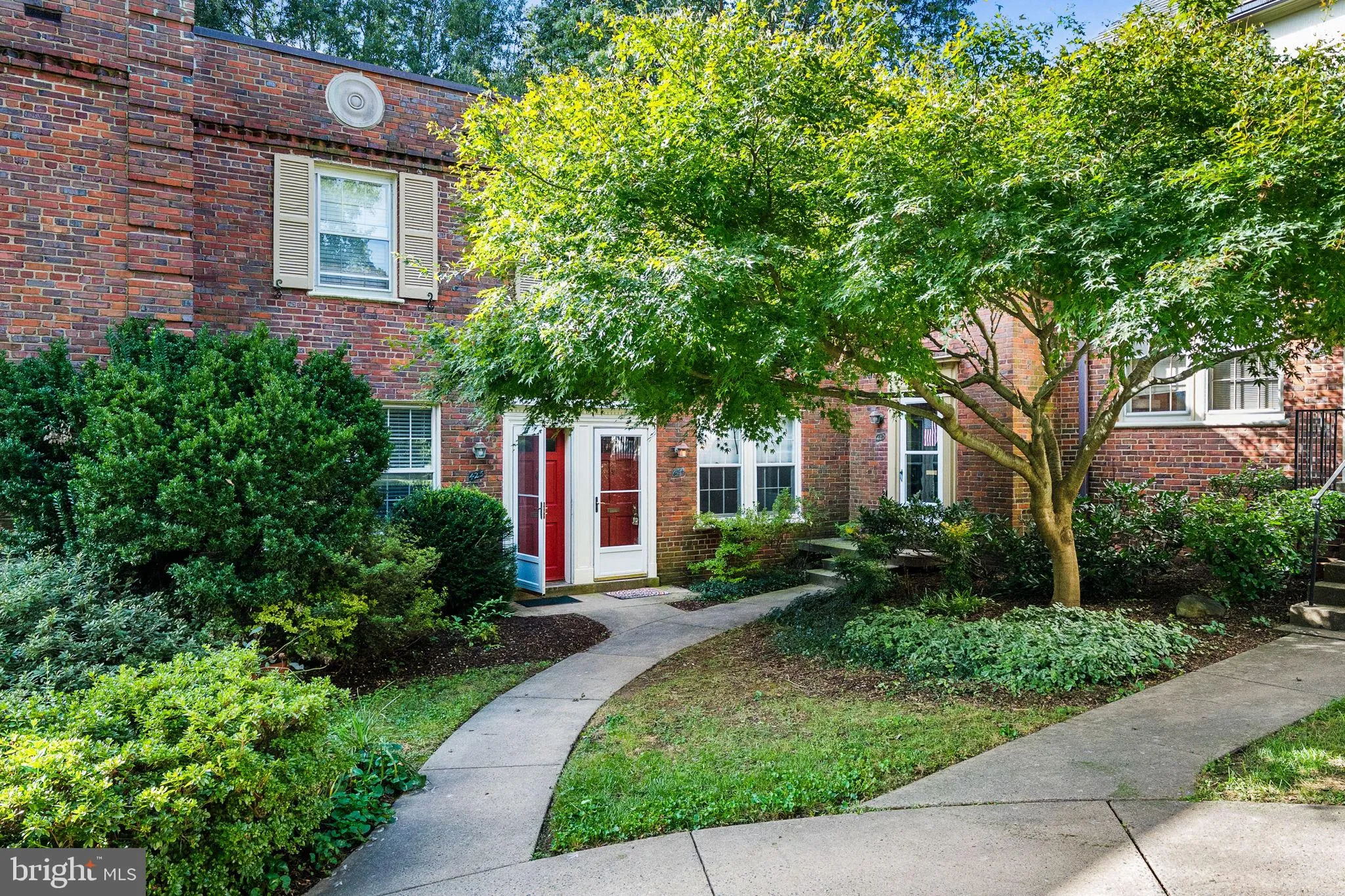 1400 BARTON STREET, Arlington, VA 22204