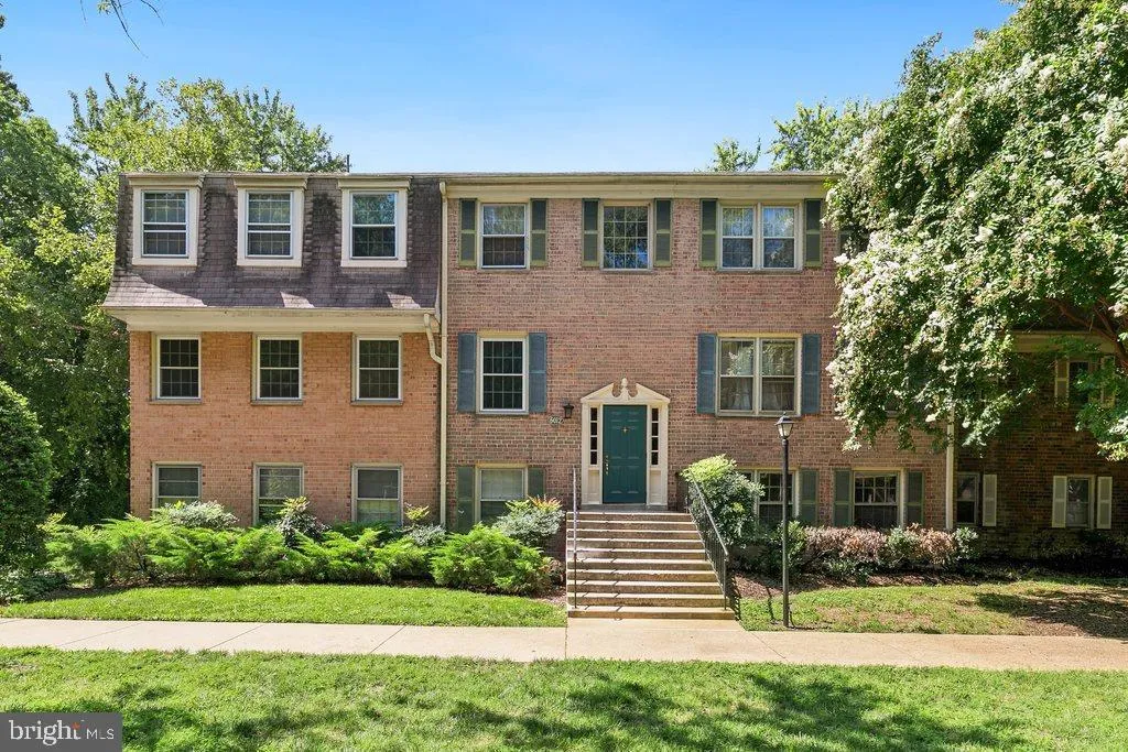 6012 WESTCHESTER PARK DRIVE, College Park, MD 20740