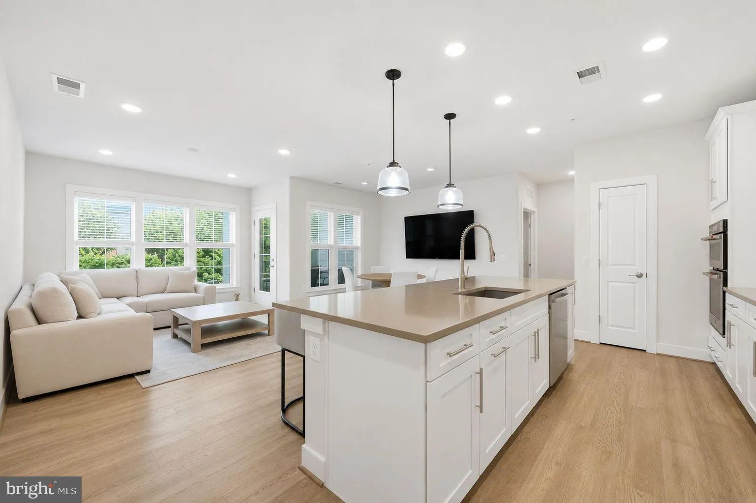 210 DECOVERLY DRIVE, Gaithersburg, MD 20878