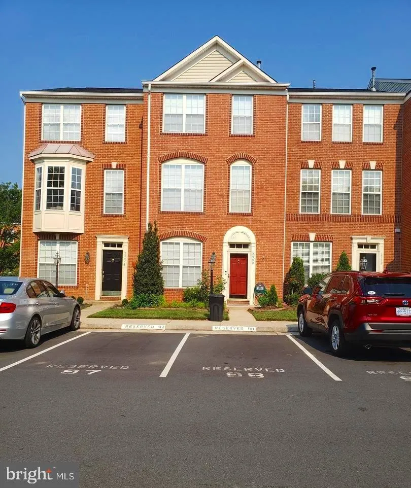 2390 WOODLAND POND LANE, Herndon, VA 20171