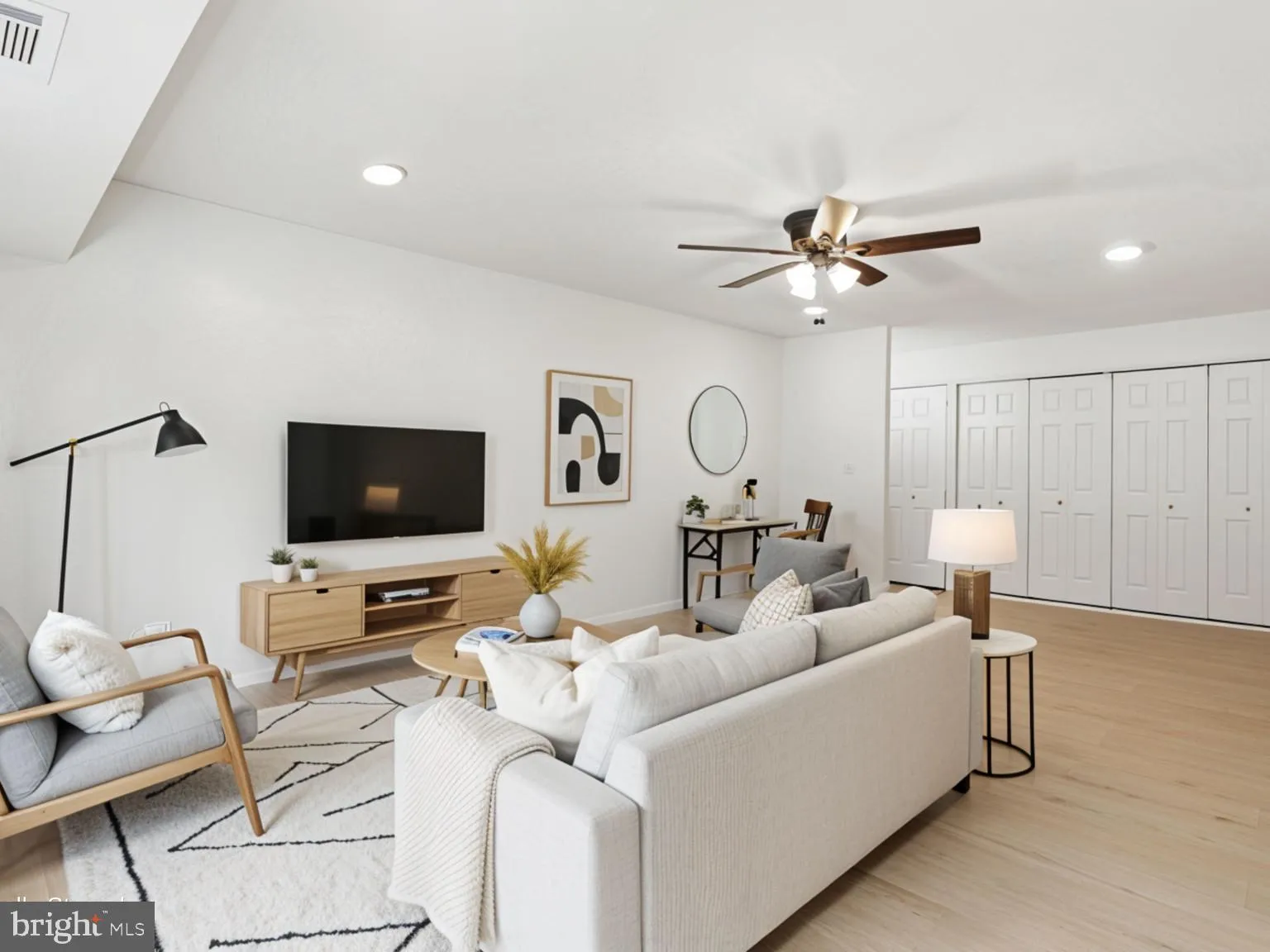 7811 DASSETT COURT, Annandale, VA 22003
