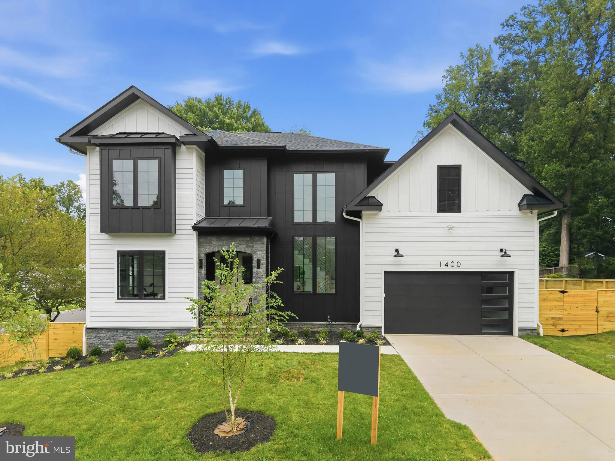 1400 DESALE STREET, Vienna, VA 22180