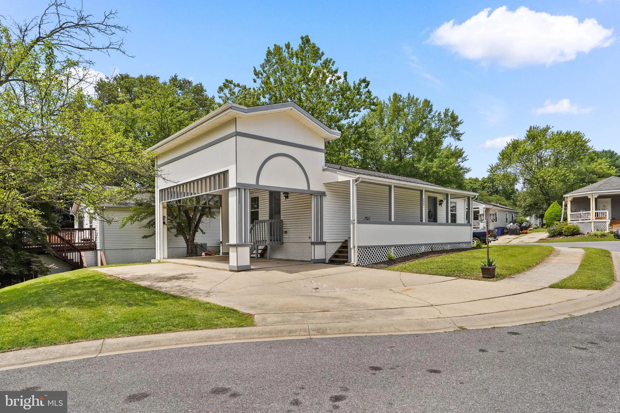8902 JOSEPHS COAT COURT, Jessup, MD 20794