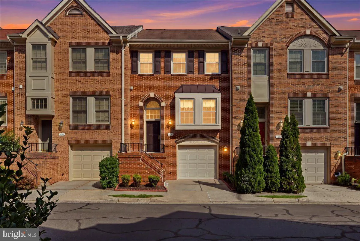8015 MERRY OAKS COURT, Vienna, VA 22182