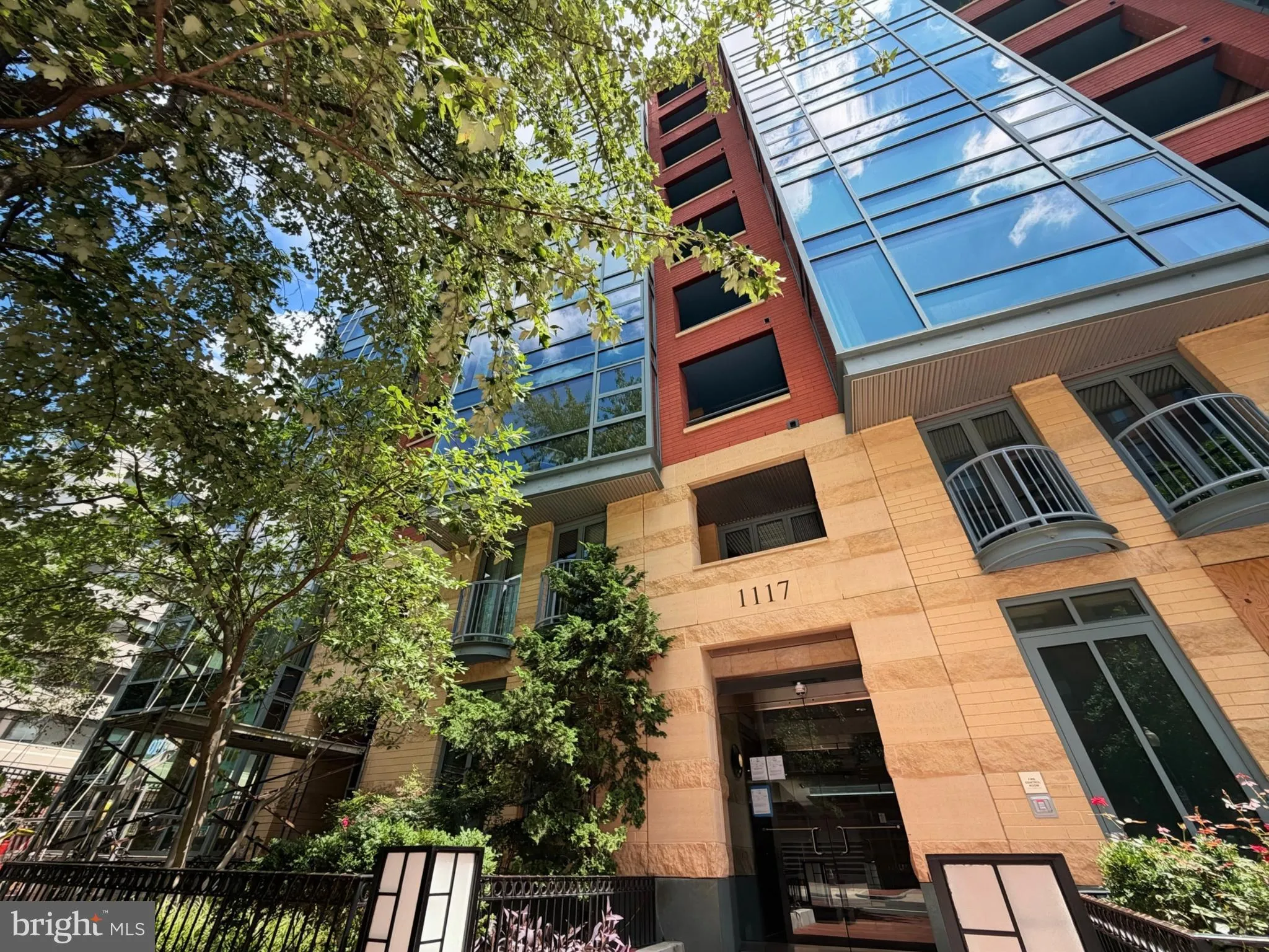 1117 10TH STREET, Washington, DC 20001