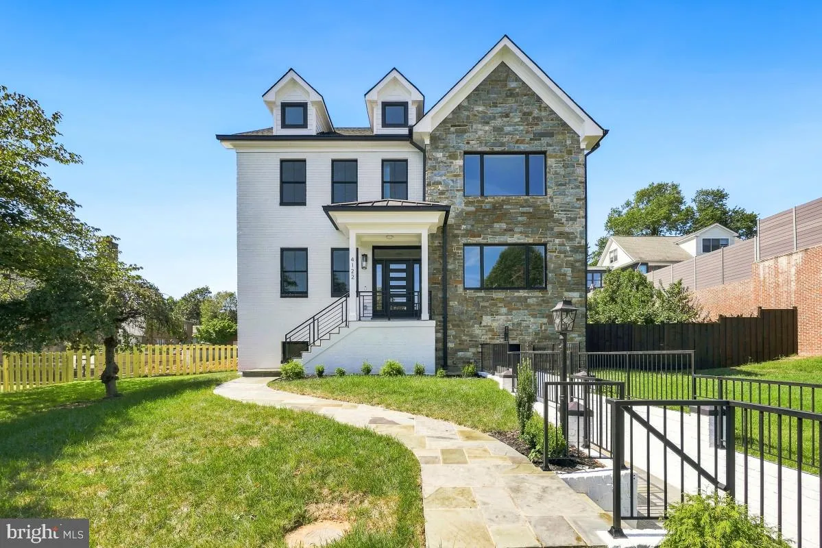 4122 16TH STREET, Washington, DC 20011