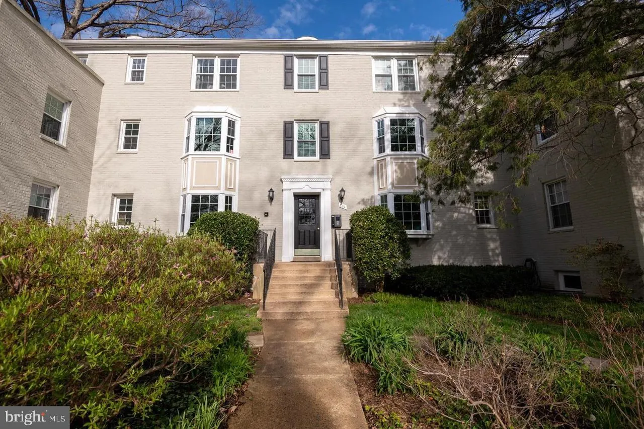 704 ARLINGTON MILL DRIVE, Arlington, VA 22204