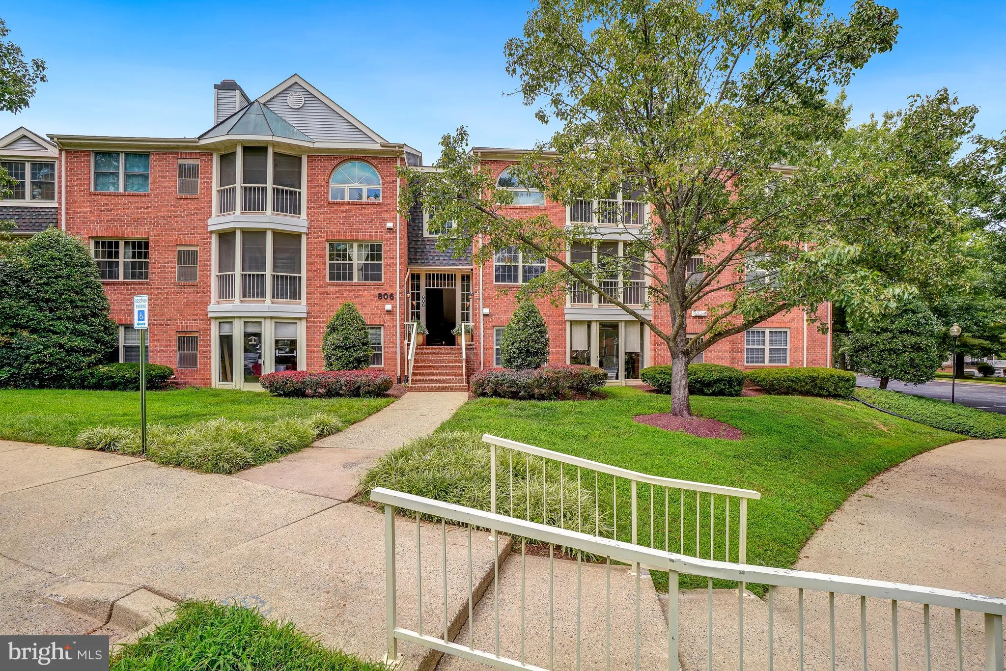 806 AMBER TREE COURT, Gaithersburg, MD 20878