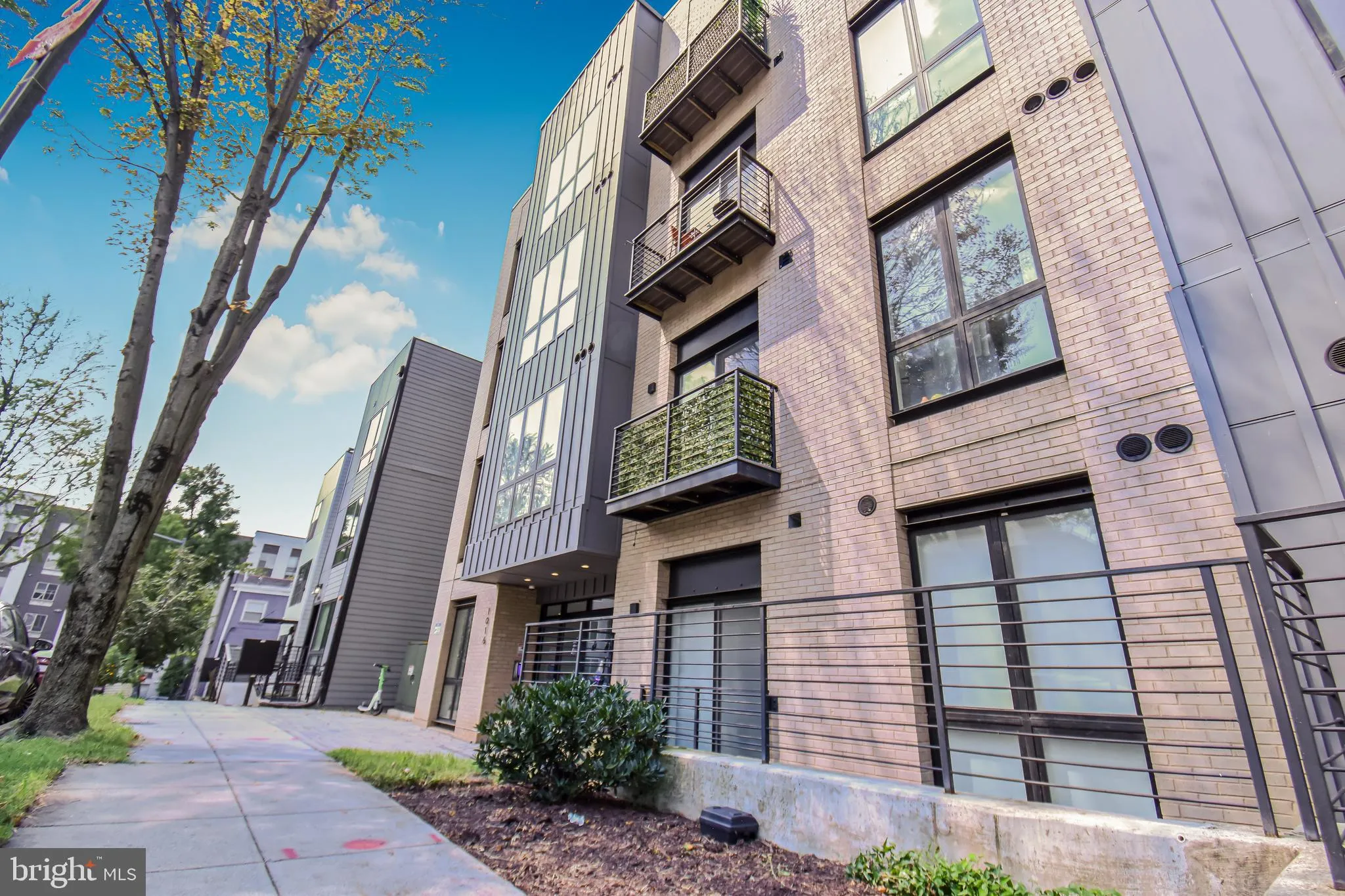 1016 17TH PLACE, Washington, DC 20002