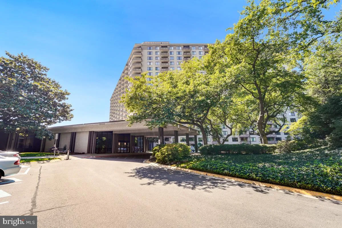 5225 POOKS HILL ROAD, Bethesda, MD 20814