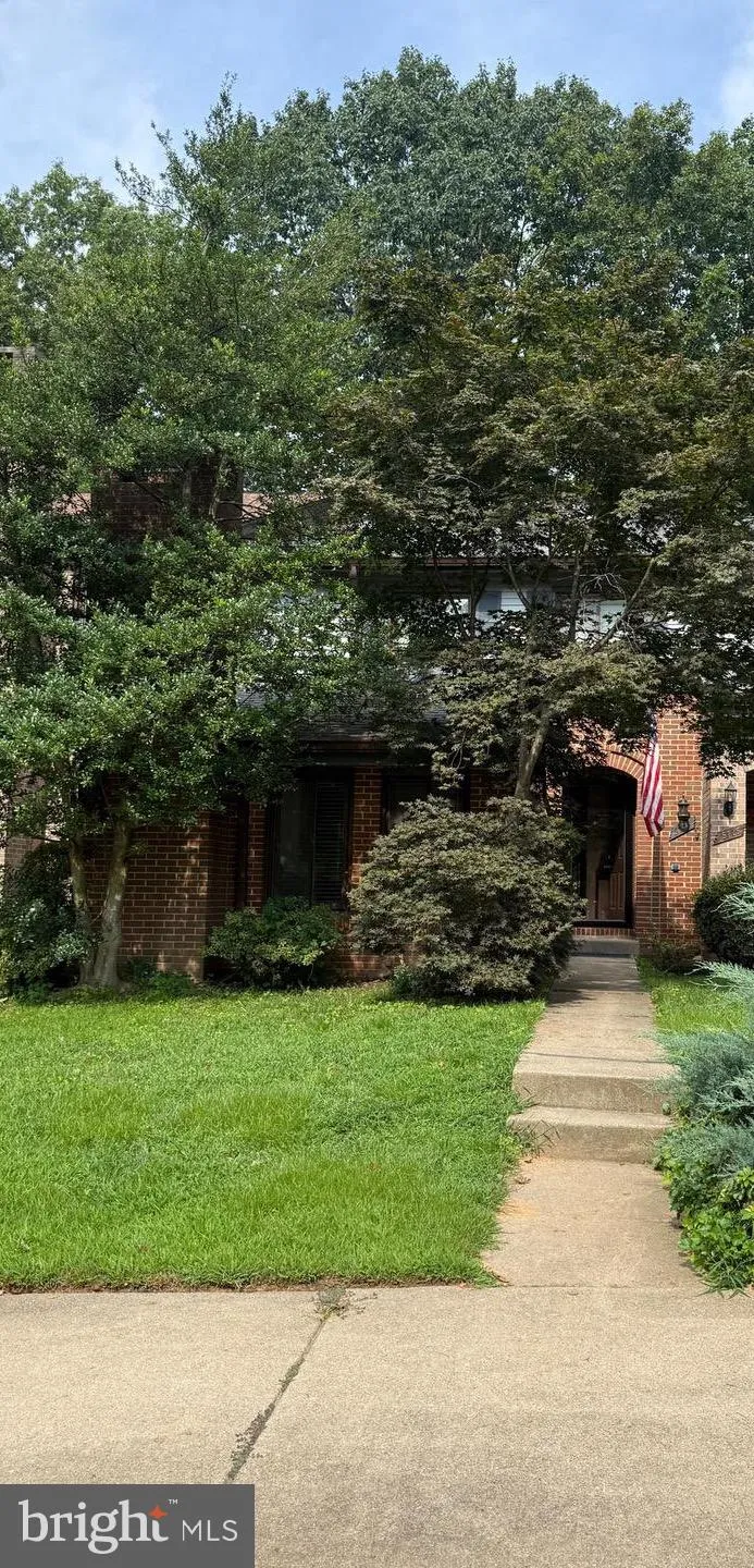 5723 WATERS EDGE LANDING COURT, Burke, VA 22015