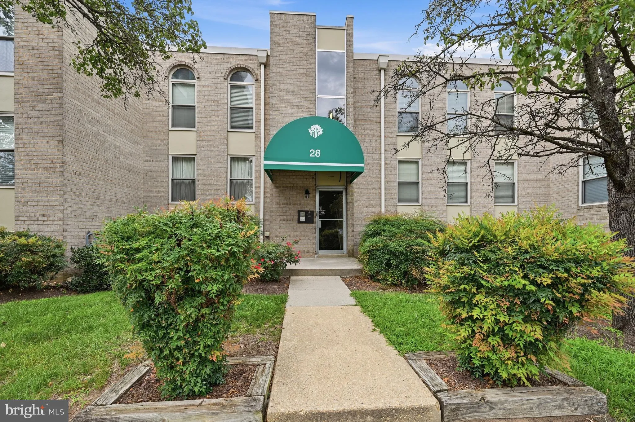 28 CANTERBURY SQUARE, Alexandria, VA 22304