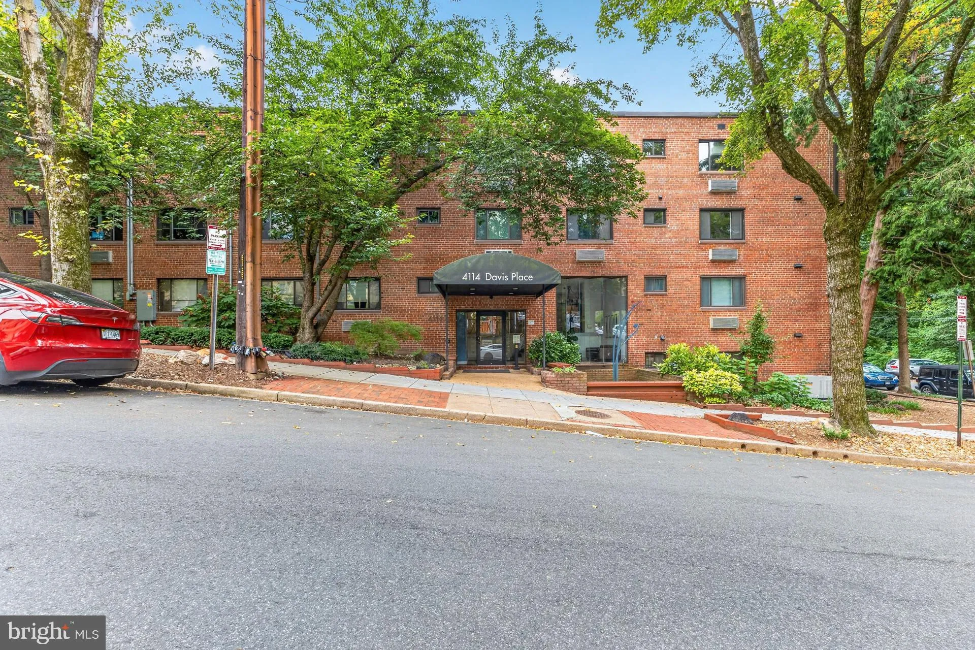 4114 DAVIS PLACE, Washington, DC 20007