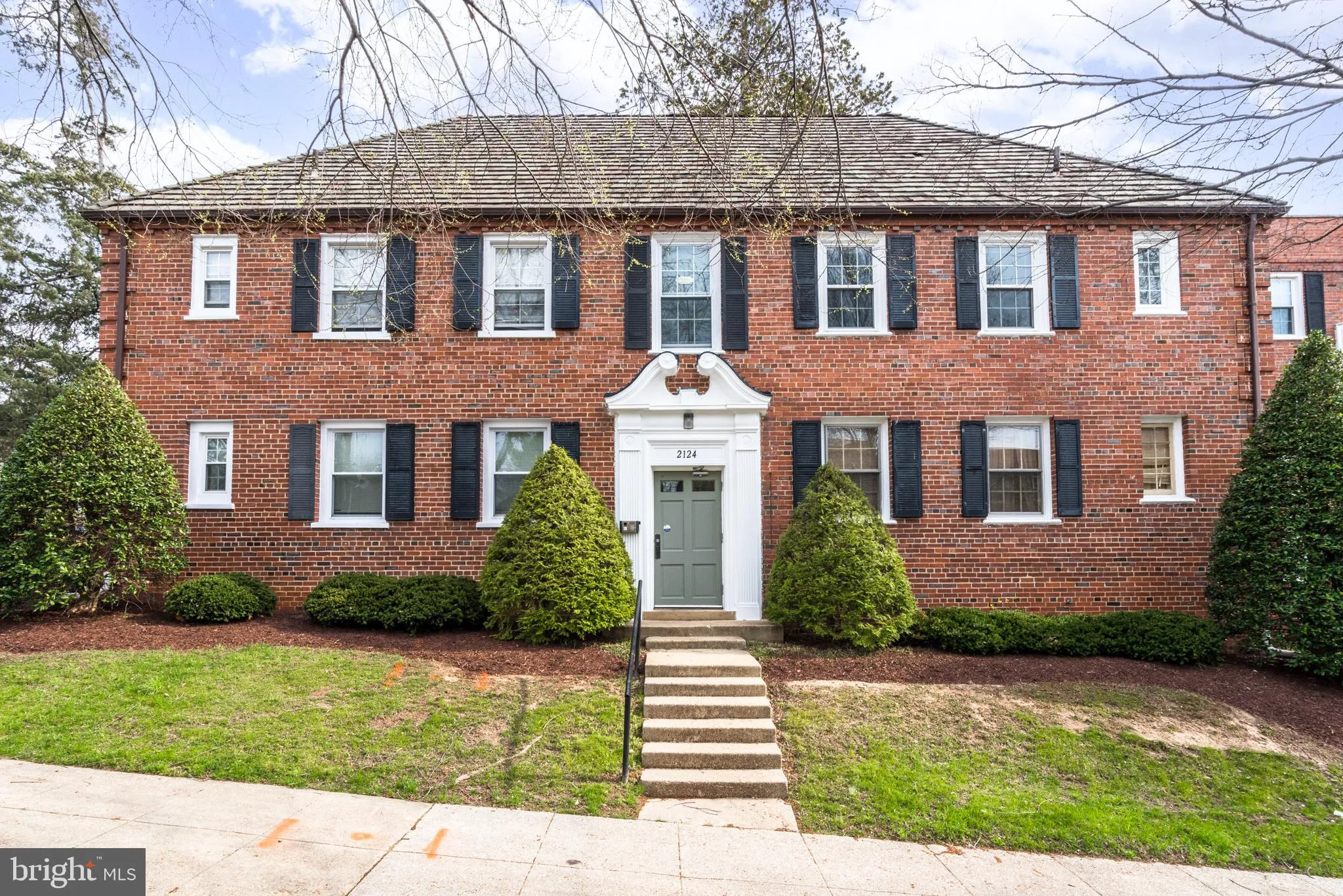 2124 SUITLAND TERRACE, Washington, DC 20020