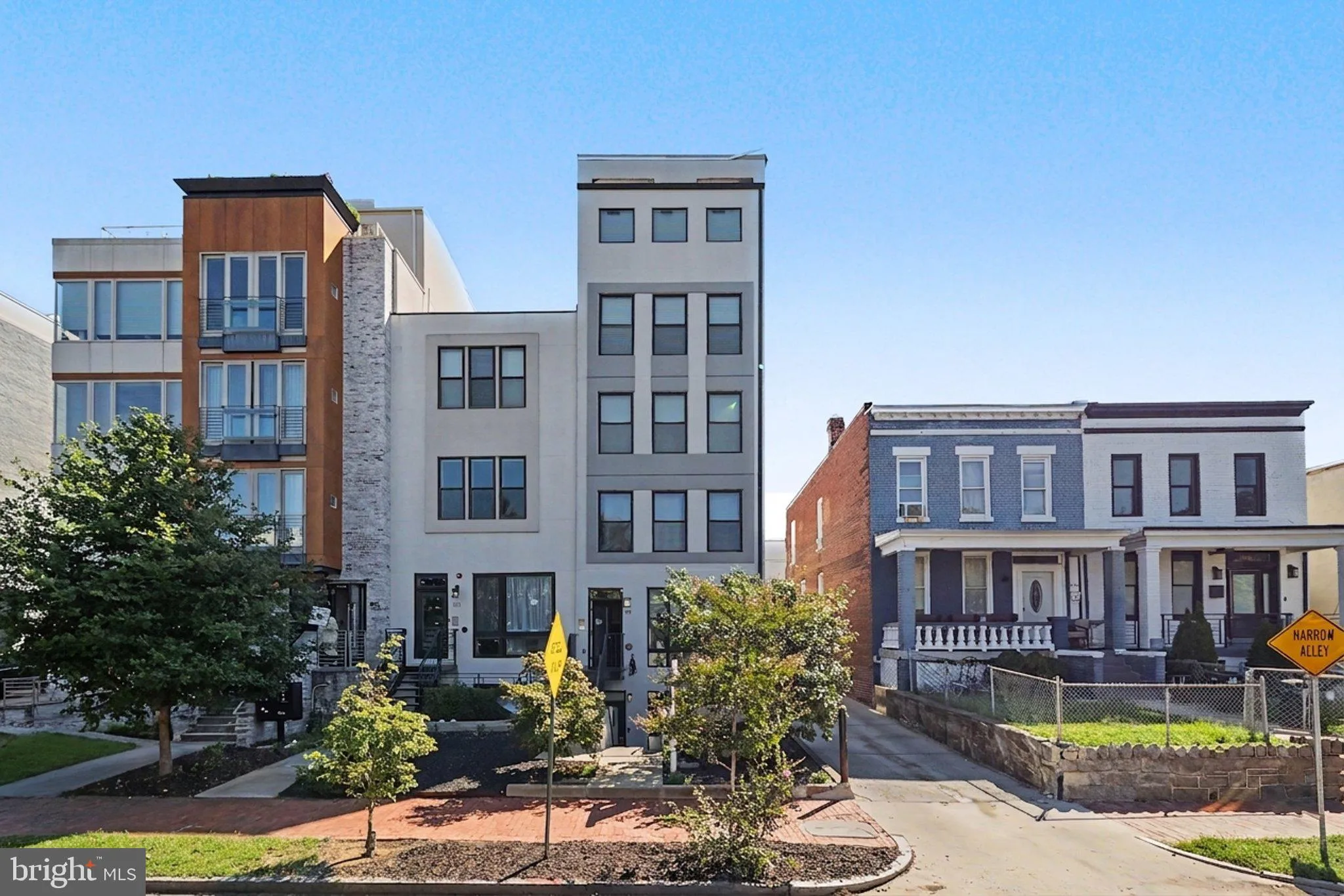911 12TH STREET, Washington, DC 20002