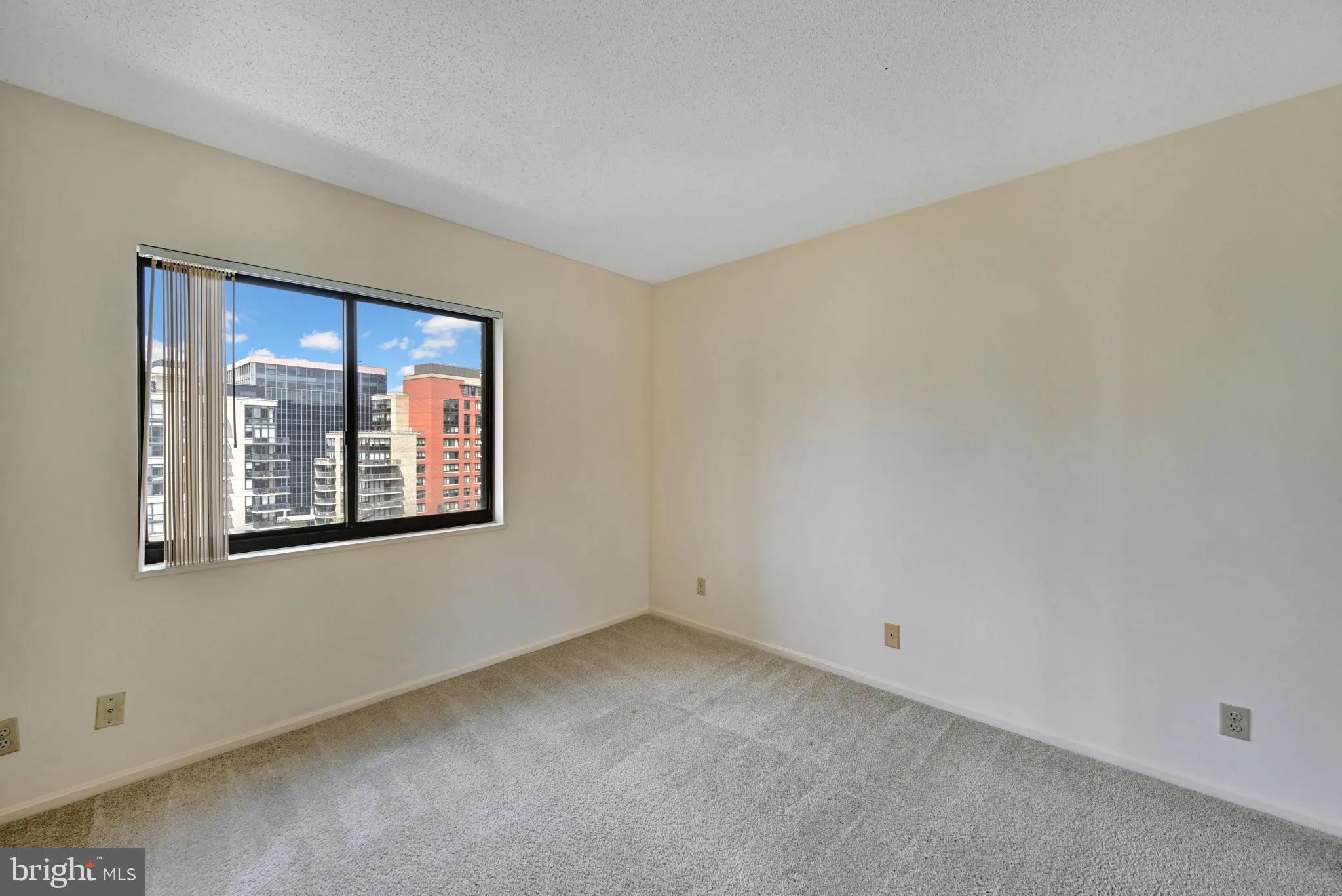 1600 OAK STREET, Arlington, VA 22209