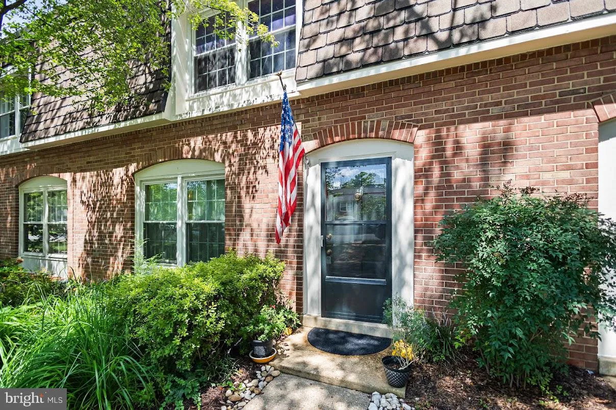 8210 CARRLEIGH PARKWAY, Springfield, VA 22152