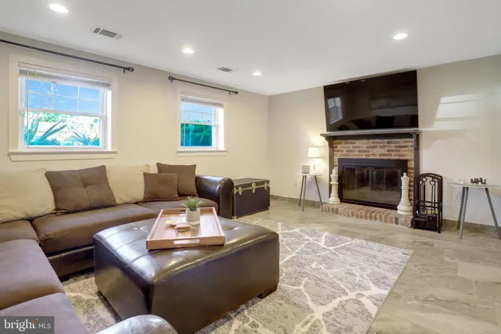 7907 Donelson Street, Alexandria, VA 22309