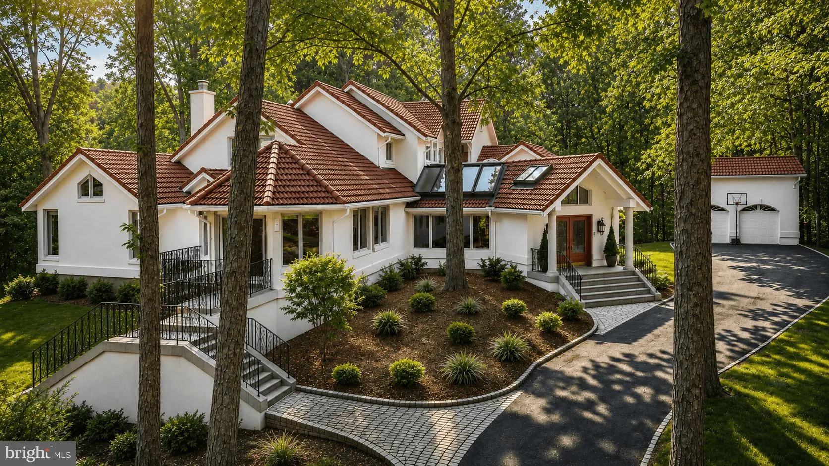 2094 HUNTERS CREST WAY, Vienna, VA 22181