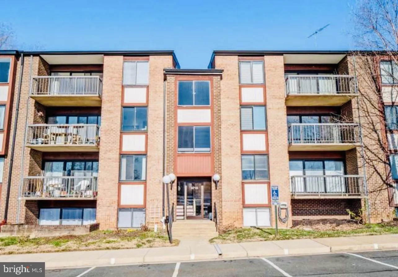 9718 KINGSBRIDGE DRIVE, Fairfax, VA 22031