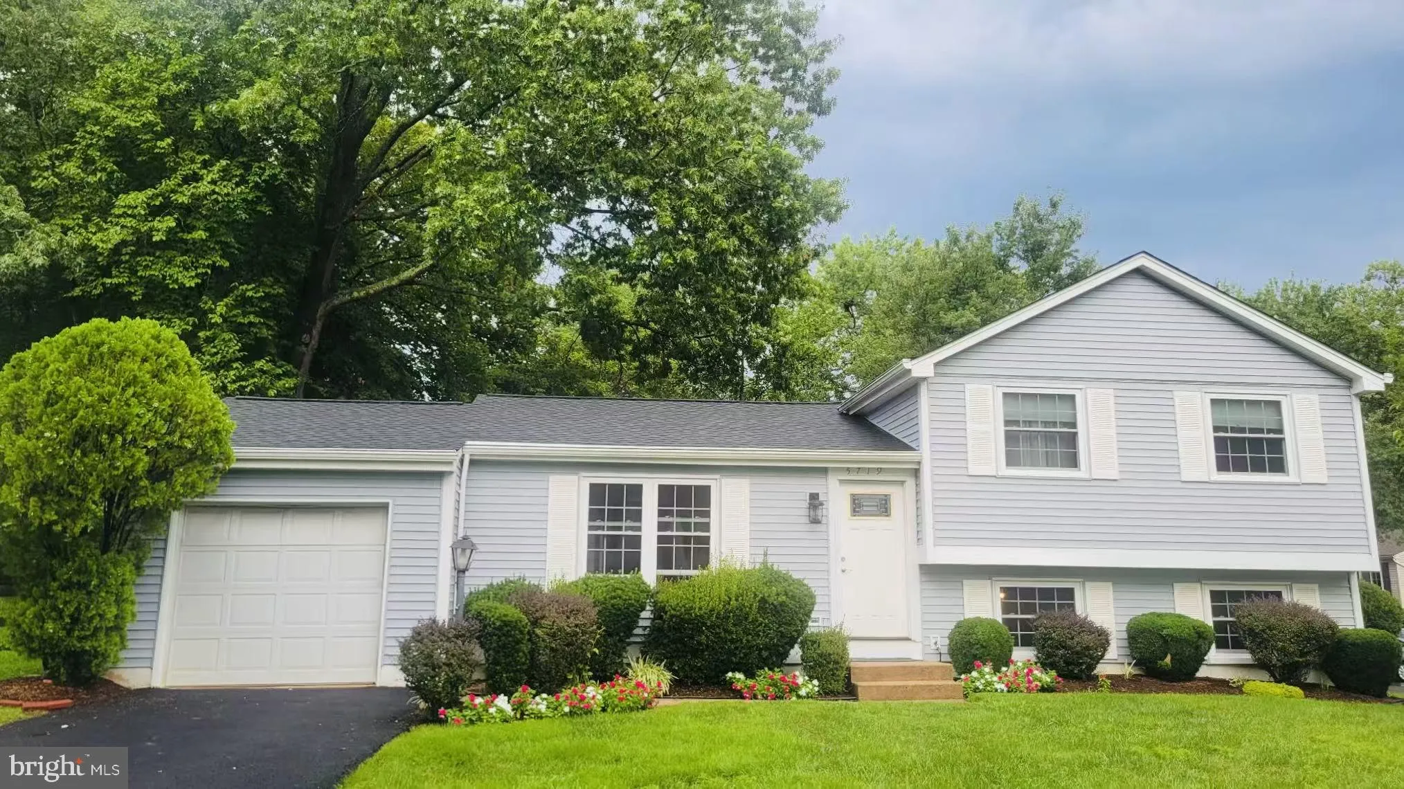 5719 OAK APPLE COURT, Burke, VA 22015