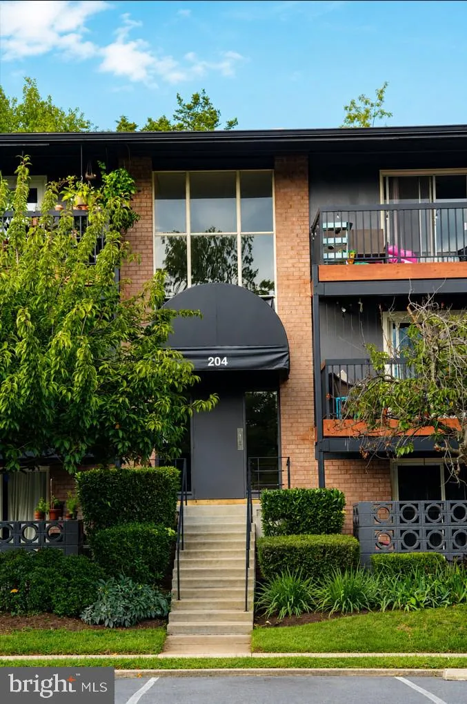 204 PARK TERRACE COURT, Vienna, VA 22180