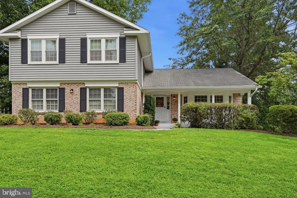 10027 GLENOAK COURT, Vienna, VA 22181