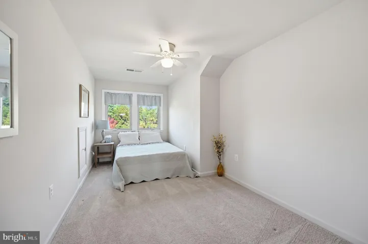 6301 Virginia Bluebell Ln, Haymarket, Virginia 20169