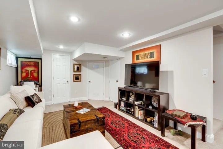 247 Evans Ln, Alexandria, Virginia 22305