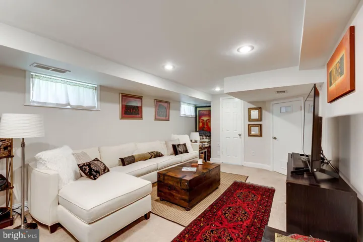 247 Evans Ln, Alexandria, Virginia 22305