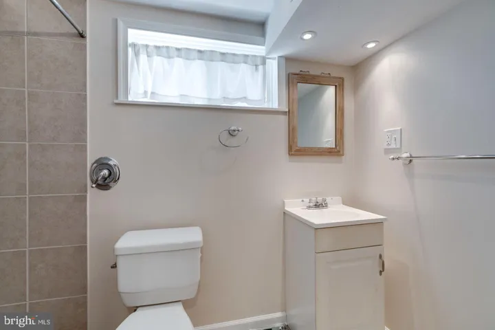 247 Evans Ln, Alexandria, Virginia 22305